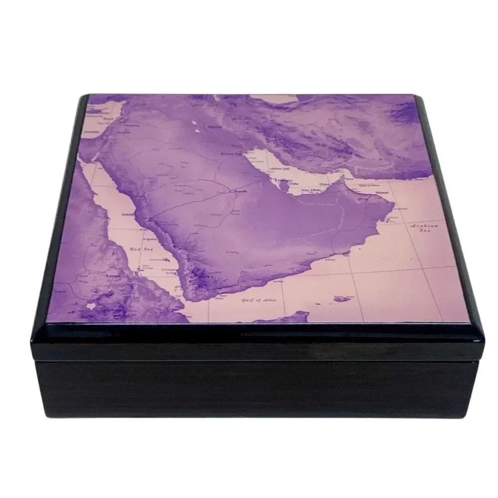 Bateel Arabian Peninsula Illustrated Lacquered Hinge Lidded Box.